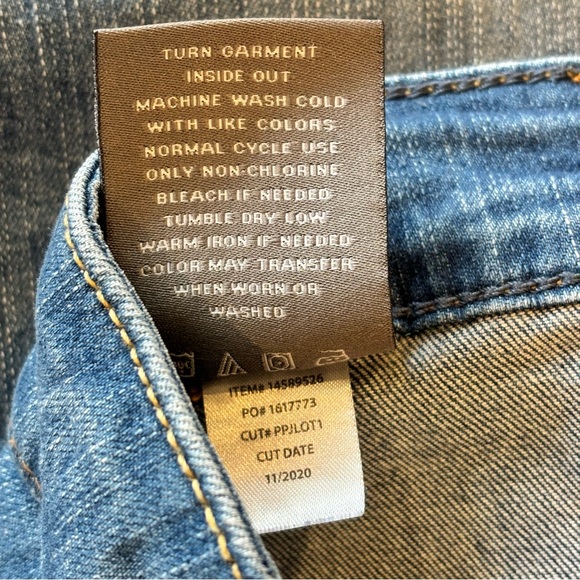 Torrid Women’s Crop Raw Hem Boyfriend Vintage Stretch Jeans SZ 20 - Picture 9 of 9